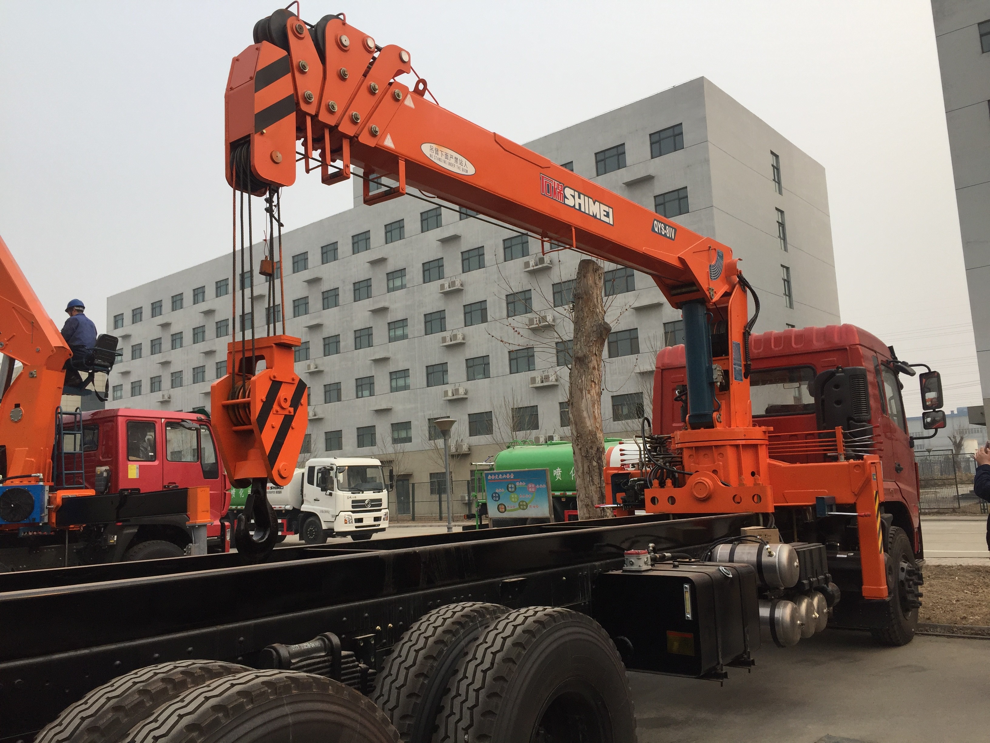 low temperature 8 ton 6 sections 19.8m boom truck-mounted crane special for Russian market